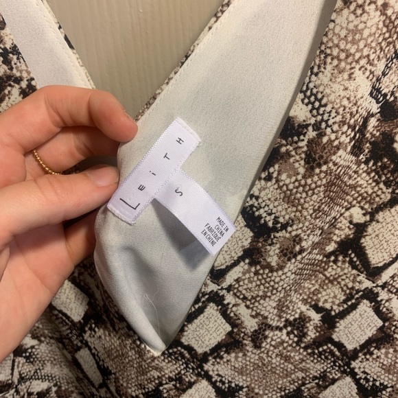 3/25🌻NWT NORDSTROM BRAND SNAKESKIN PRINT TANK TOP - Picture 2 of 7